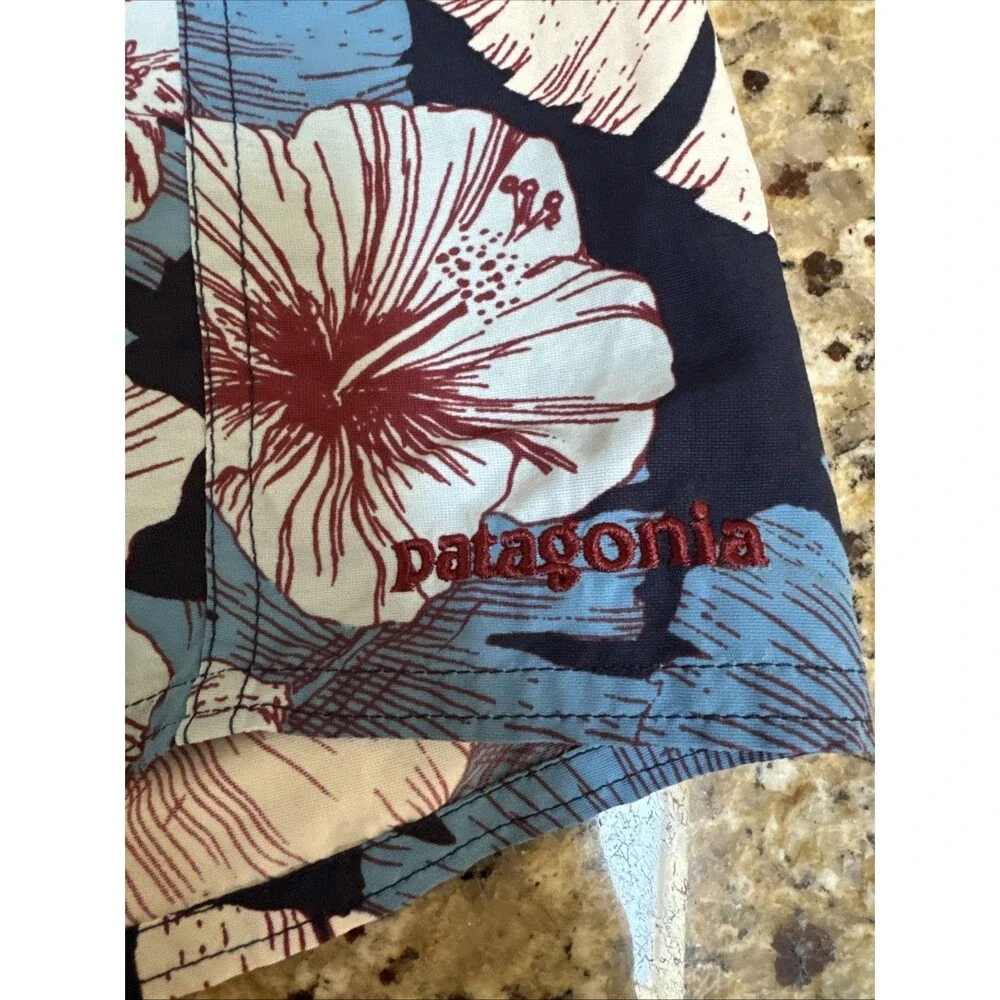 Patagonia hibiscus tropical